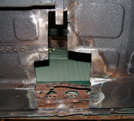 A big hole where Lintilla's crossmember-end should be